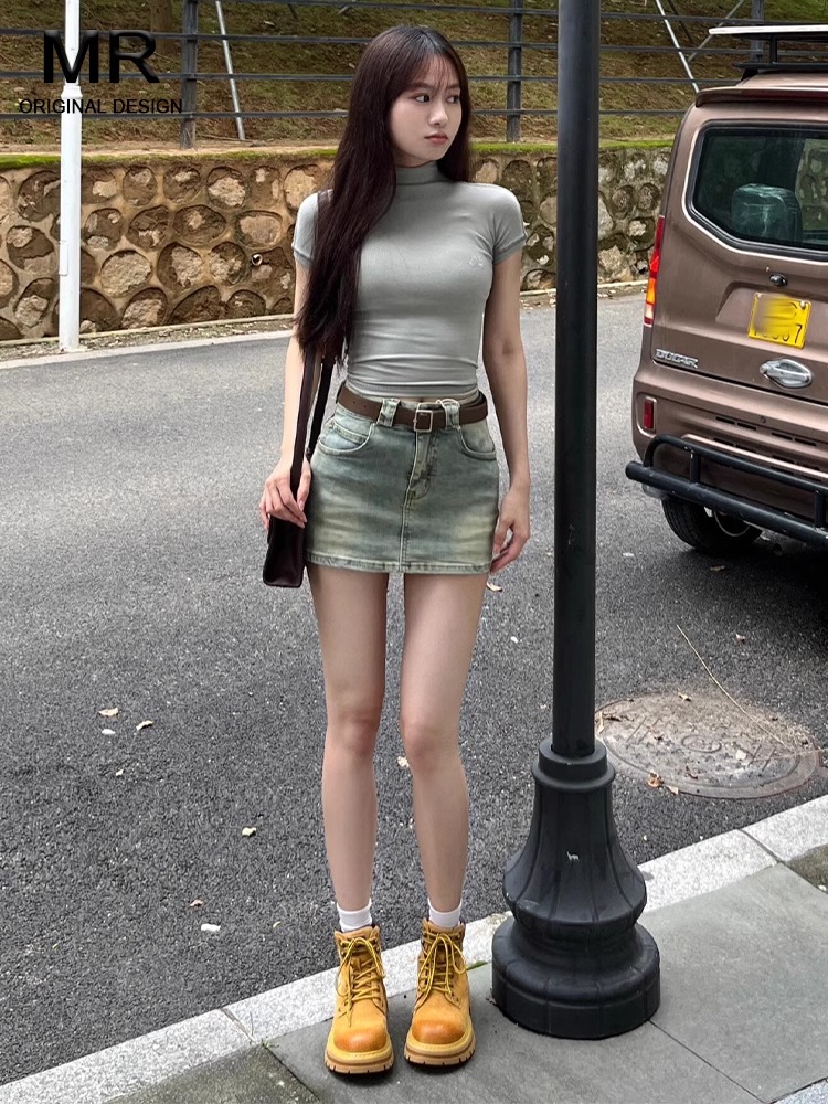 High-waisted denim short skirt for women in summer 2025 new hot girl thin A-line outfit small hip-pack skirt