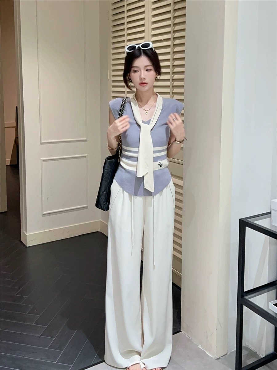 Cheese customization◆Little Bee Spring and Summer New Design Sexy Sweater Sweater Women's Temperament Slim V-neck Top