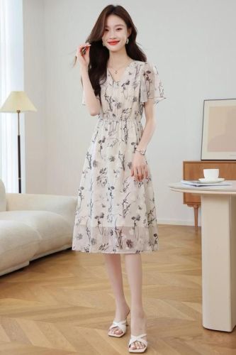 Real shot of Chinese style ink printing V-neck dress for women 2025 summer new lotus leaf sleeve mother chiffon skirt