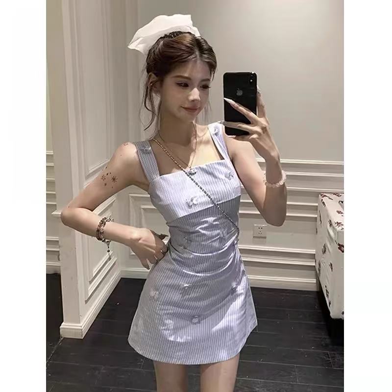 純欲辣妹藍色條紋吊帶連衣裙女春夏新款小眾設計感收腰顯瘦短裙子