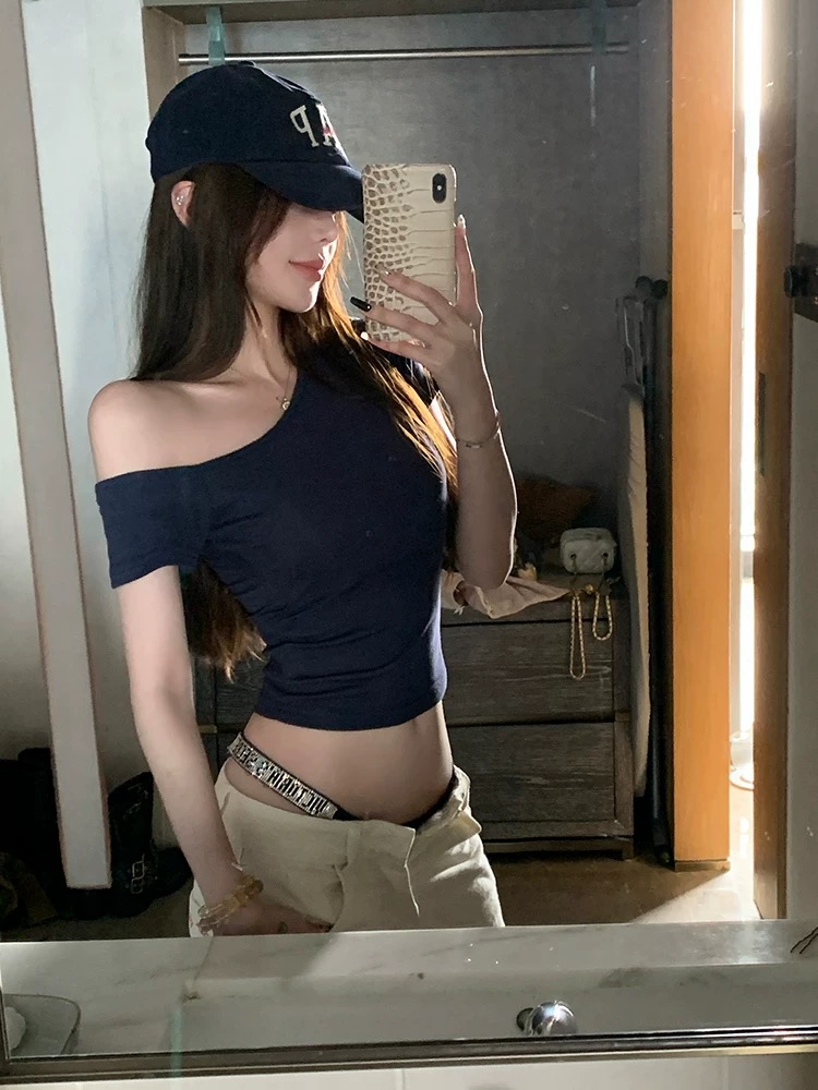 3/20 20:00 Miss titi's tone loose slanted shoulder design with chest pad short T-shirt top