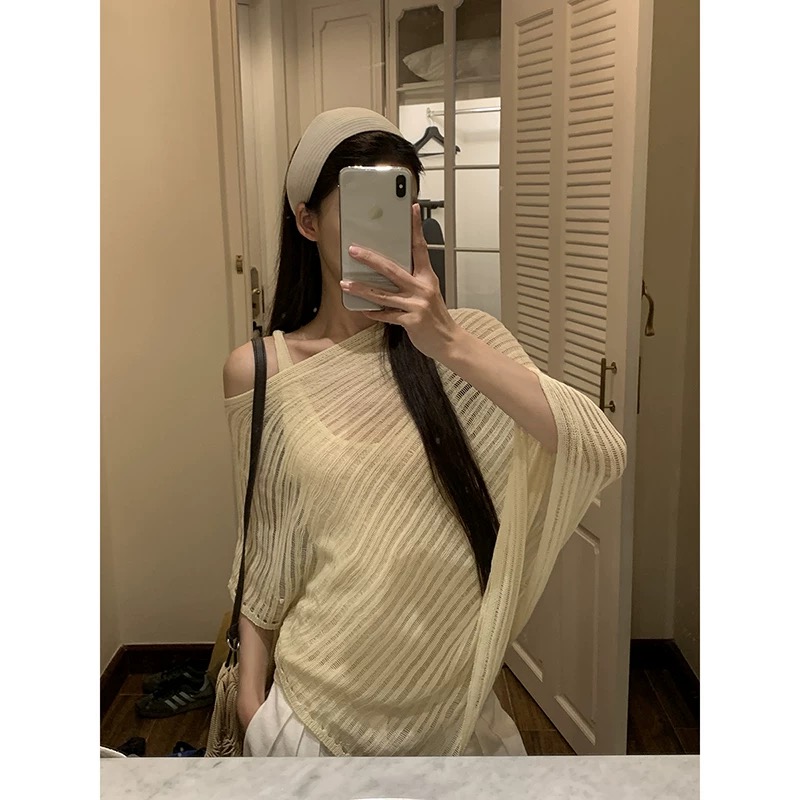 Red Man Pavilion sunscreen blouse women's unique and beautiful loose temperament hollow new top chic Korean knitted sweater