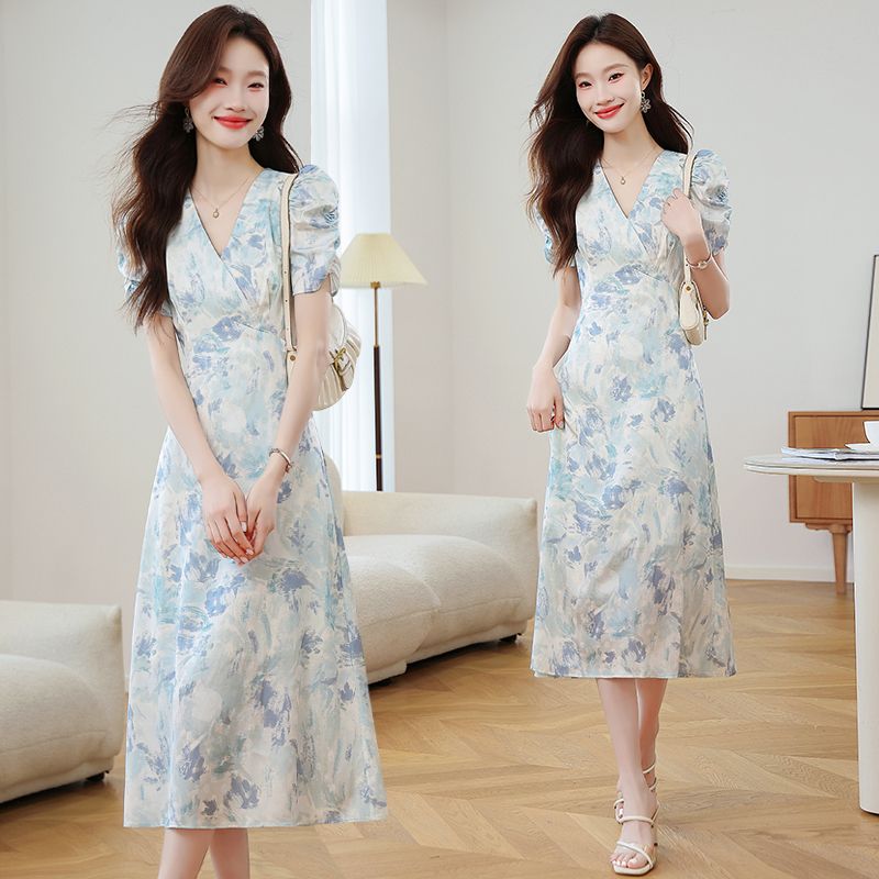 Real photo of white jacquard puff sleeves A-line dress under the moon new V-neck long skirt in summer