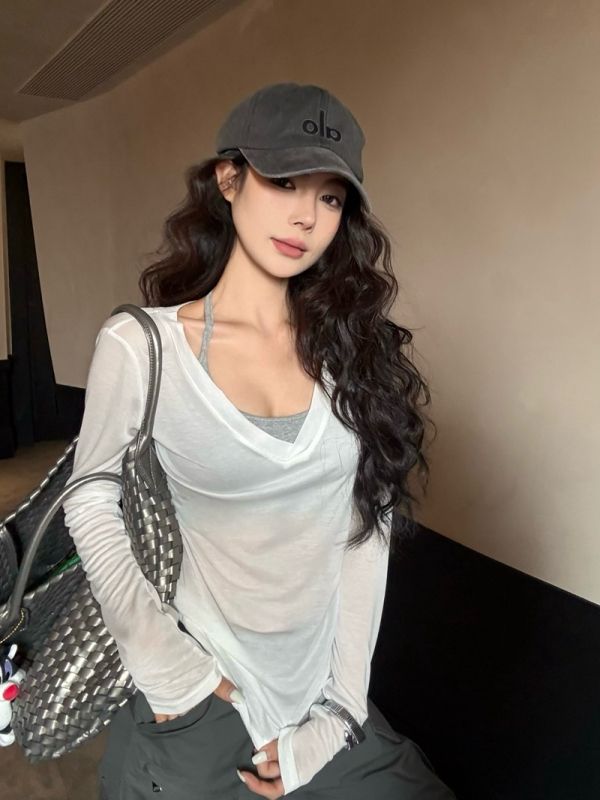 Real-priced summer thin big V-neck sunscreen long-sleeved T-shirt for women's lazy Tennis solid color two-piece top