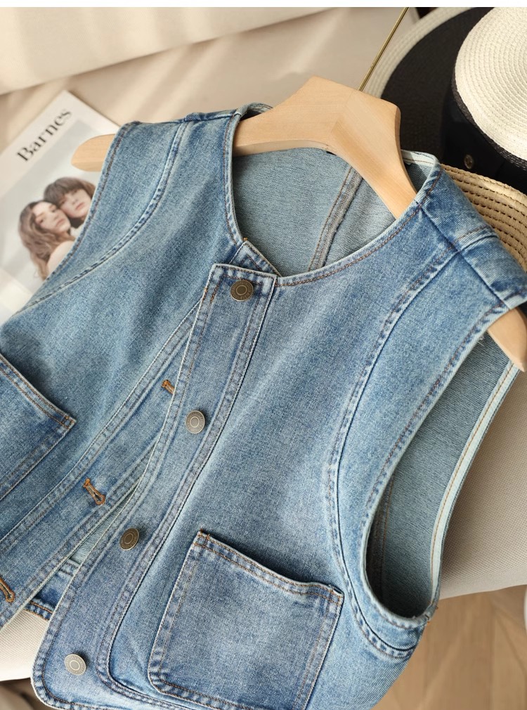 Fashionable and fashionable versatile layered denim vest for women in spring and summer new loose short small sleeveless jacket casual