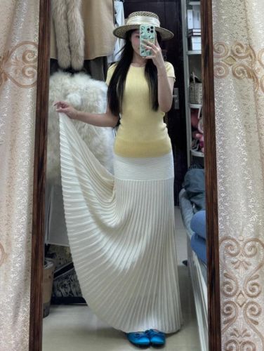 Pleated slim striped skirt Large hem skirt