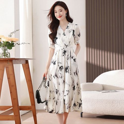 Real photo of white floral dress for women in summer new style with high-end exquisite French tea breaks long skirt