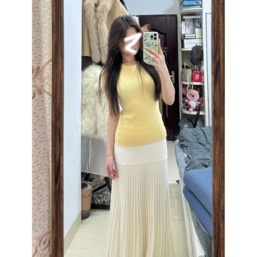 Pleated slim striped skirt Large hem skirt