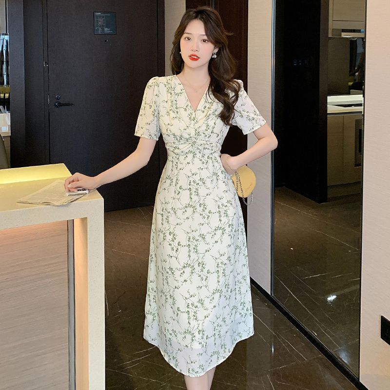 Real photo of first love gentle style ins green floral skirt V-neck dress short-sleeved chiffon a-line skirt for women in summer