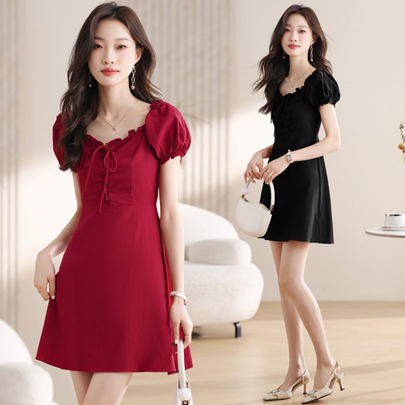Real shot of square collar puff sleeve dress for women with summer Platycodon French design, waist-hugging and slimming red A-line short skirt