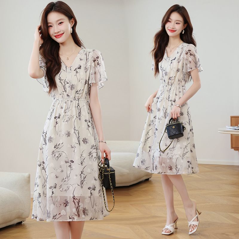 Real shot of Chinese style ink printing V-neck dress for women 2025 summer new lotus leaf sleeve mother chiffon skirt
