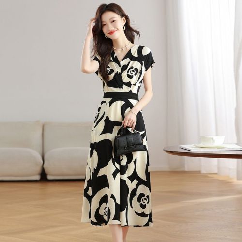 Real shot of new summer women's French V-neck waist-hugging temperament A-line skirt gentle style printed mid-length chiffon dress