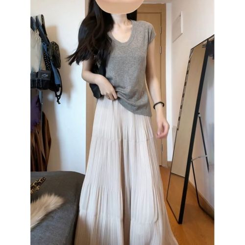 Spot U-neck knitted top skirt