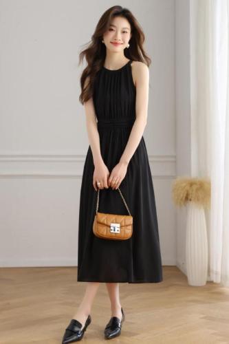 Real shot of black chiffon neck dress for women in spring French gentle temperament small long A-line skirt