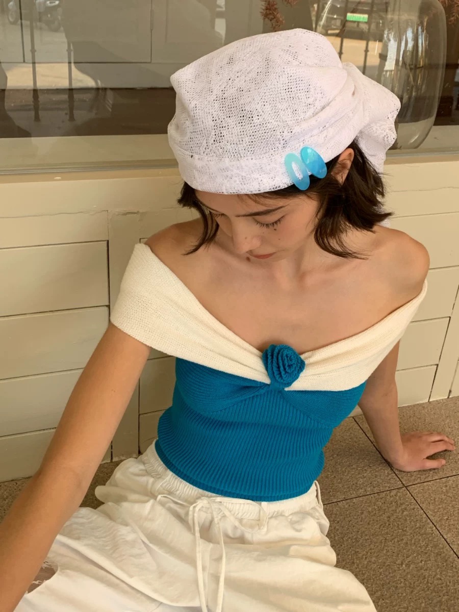 Manufacturing Back Garden*Herstory Series Retro Elegant Color Block Handmade Rose One-Shoulder Knit Top