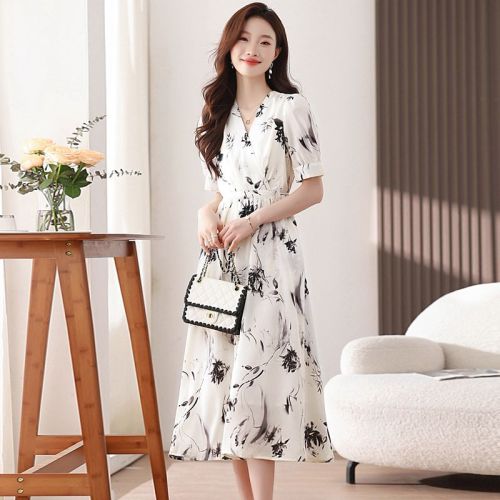 Real photo of white floral dress for women in summer new style with high-end exquisite French tea breaks long skirt