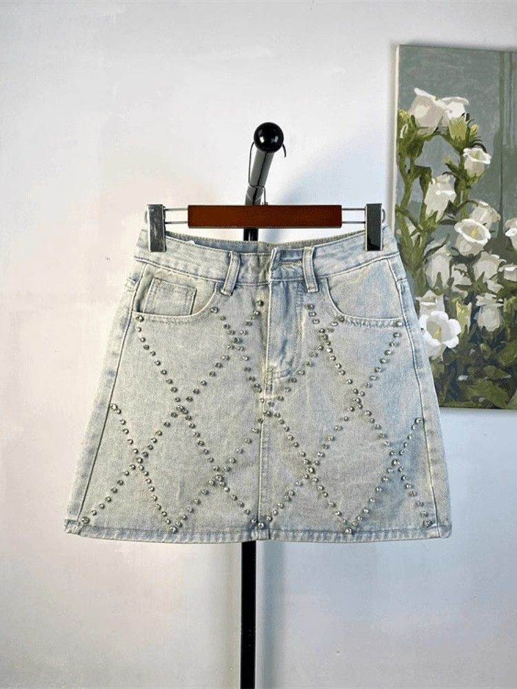 Light blue hot diamond denim skirt for women in summer new fashionable age-reducing versatile slim high waist A-line hip short skirt