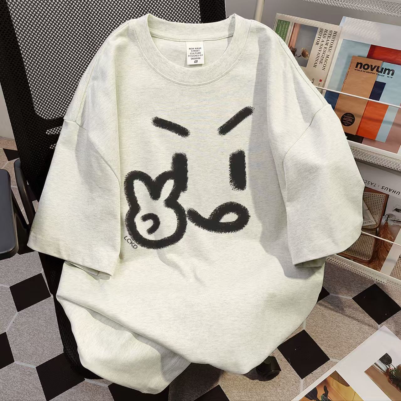 New summer style 100% pure cotton loose half-sleeved couple Hong Kong style graffiti printed short-sleeved student round neck T-shirt for men and women
