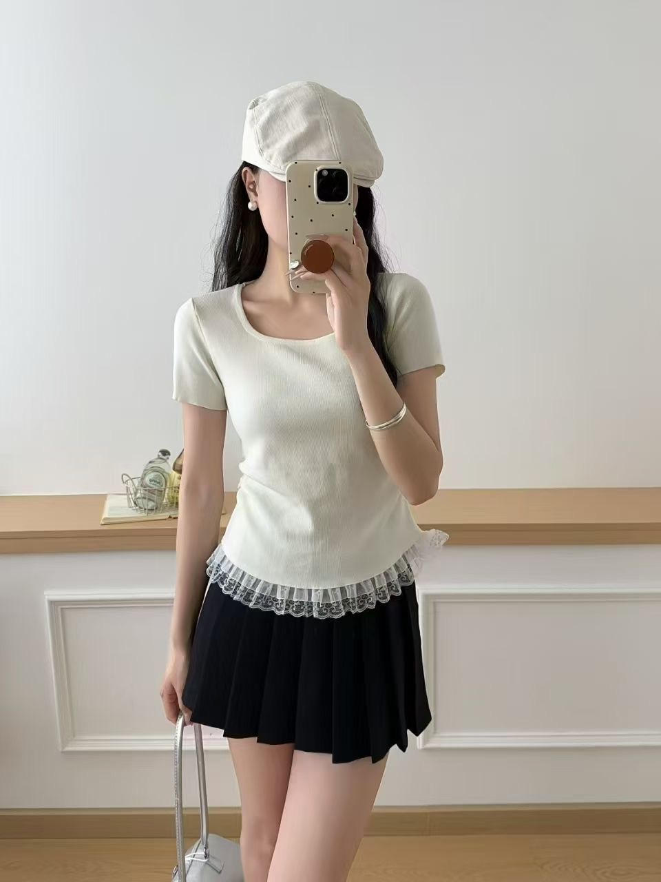 Sweater hem lace spliced ​​front shoulder short-sleeved T-shirt for women in summer high-end niche not-to-size top