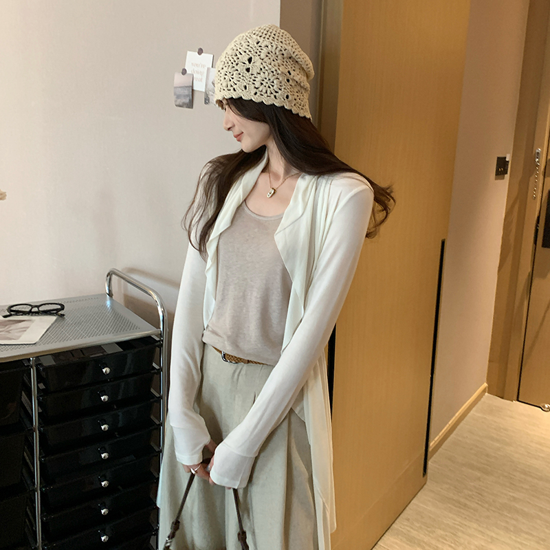 Real photos simple and niche early spring versatile round neck high-end design wool base shirt lace top