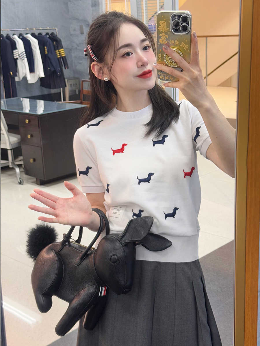 2025 early spring new white puppy embroidered slim and versatile sweater simple and fashionable short-sleeved T-shirt for women