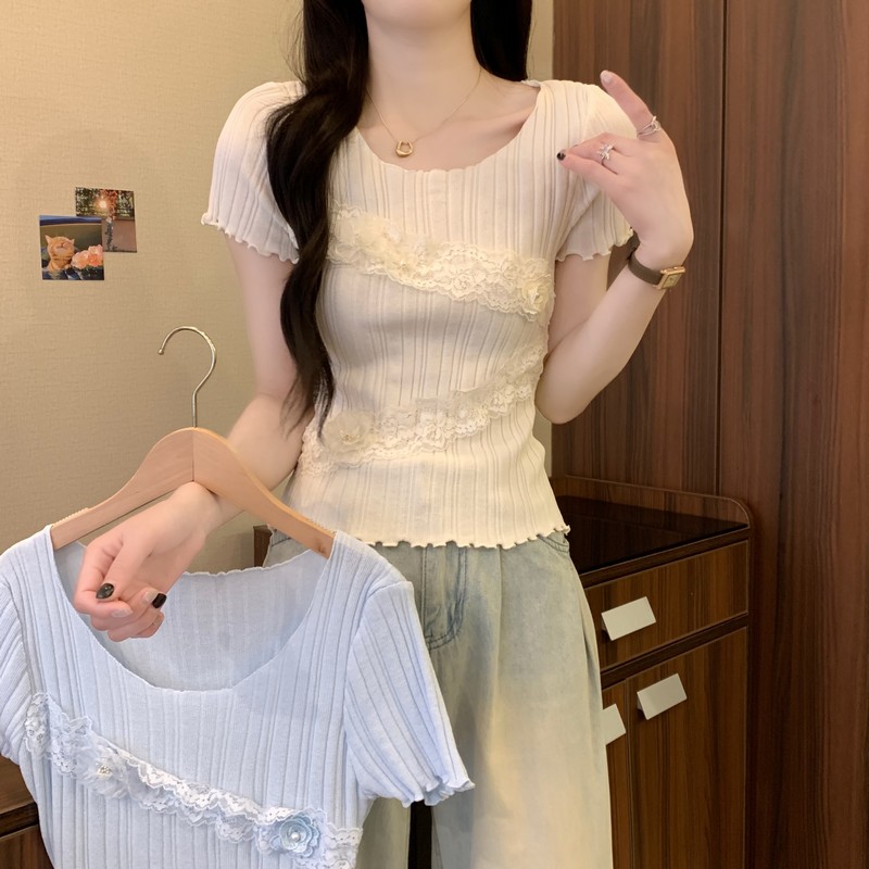 Real shot of the new Korean beautiful lace spliced ​​round neck design short slim top