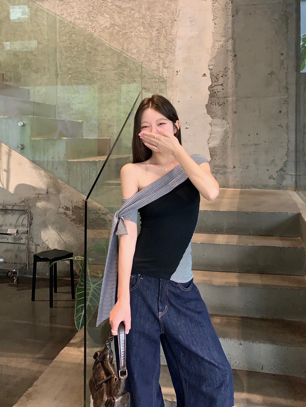 Real shot of design-striped black off-shoulder vest design-sensual temperament top for women