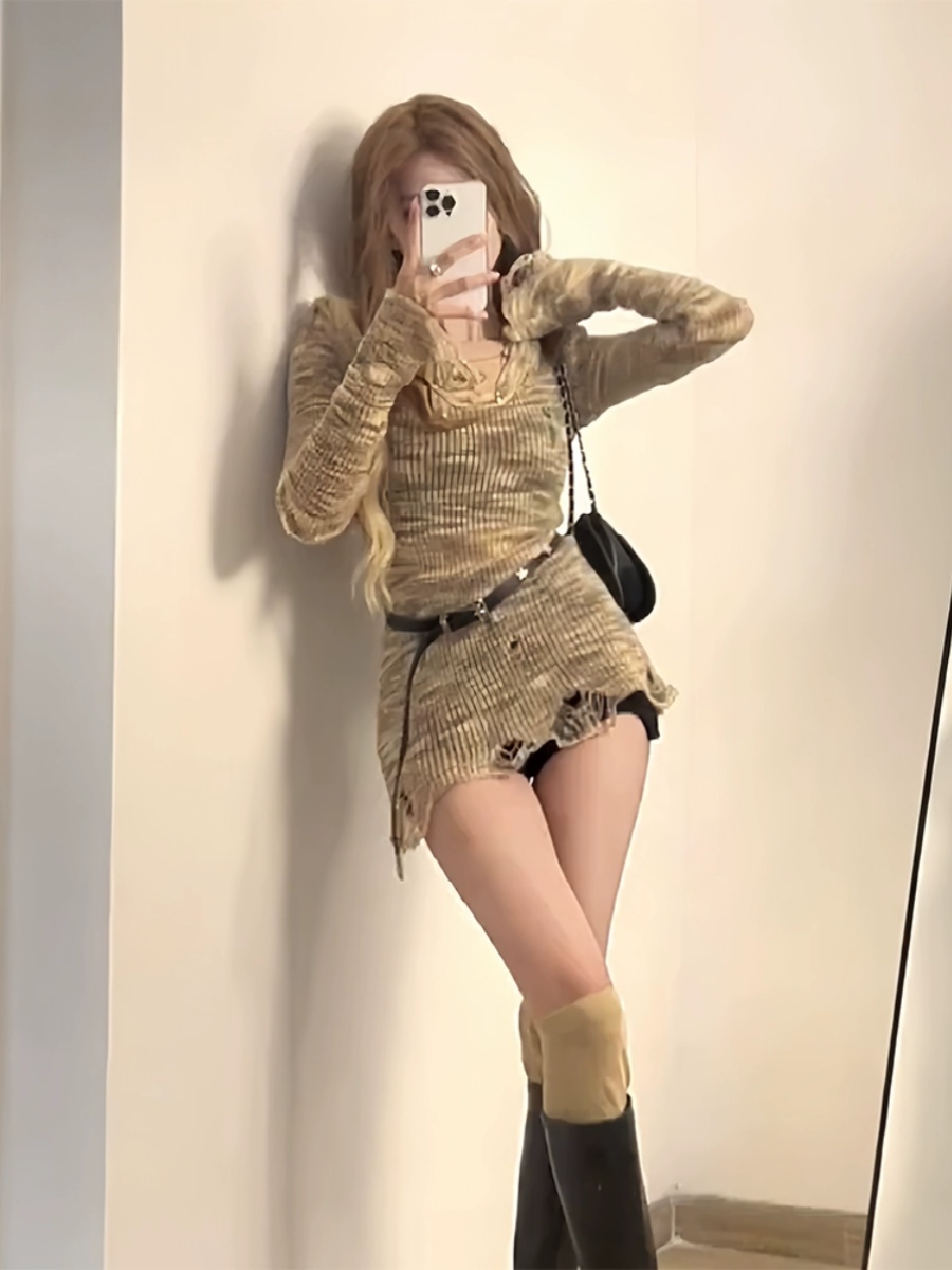 Design sense hollow hole base knitted blouse for women in spring and autumn pure hot girl with a small, slightly transparent slim top