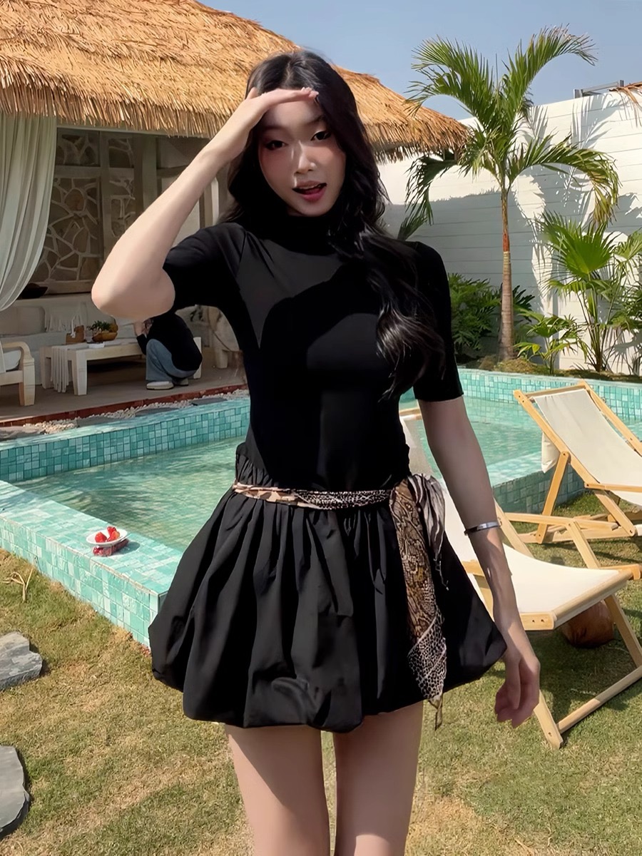 法式赫本風黑色半袖連衣裙女夏季新款時尚小眾設計修身顯瘦蓬蓬裙