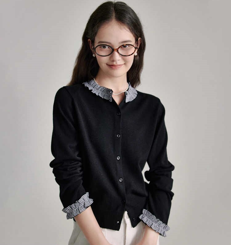 French design-sensing long-sleeved wool knitted cardigan 2025 early spring new plaid splicing top