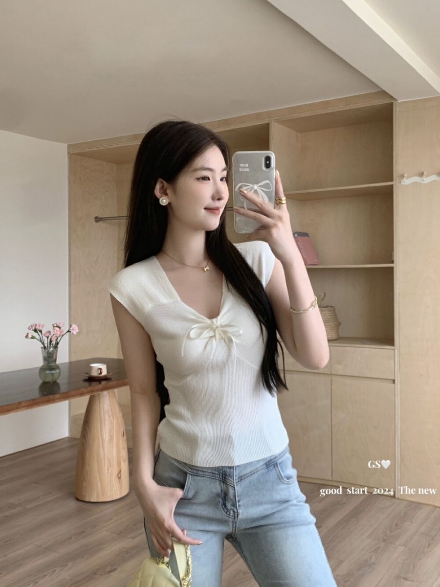 French sweet hot girl V-neck lace-up bow sleeveless top slim-fitting slim vest sweater for women new summer