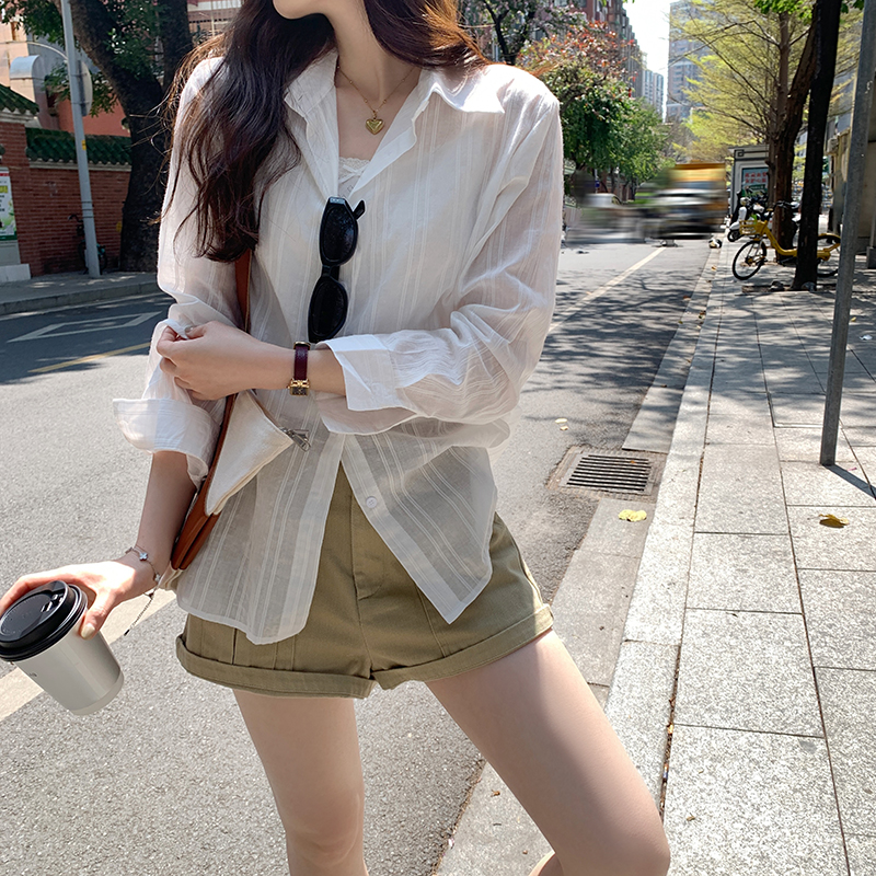 Real photos of the new Korean version with super good looks unique casual thin white sunscreen shirt jacket women's top