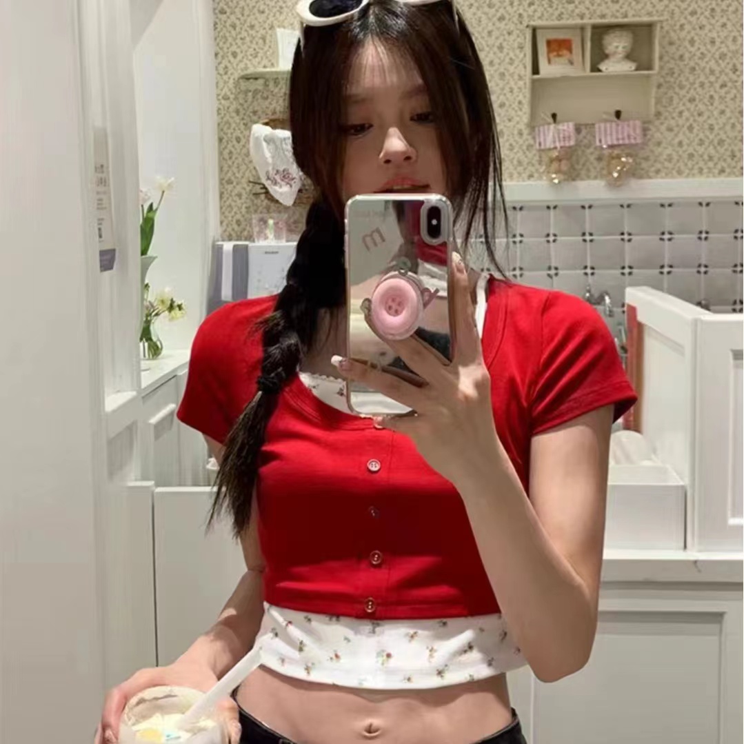 Sweet and spicy small floral red short-sleeved T-shirt for women in summer shoulder lace fake two-piece top