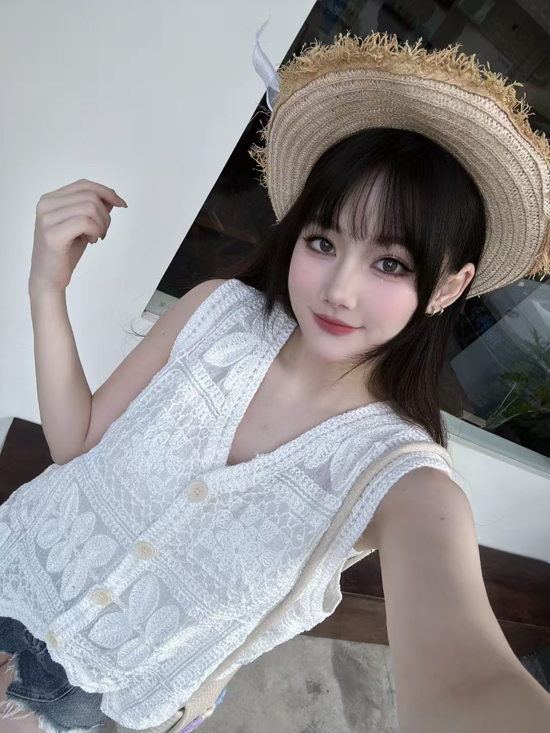 別致驚艷設計感蕾絲拼接鏤空V領鈎花開衫針織背心馬甲女百搭上衣