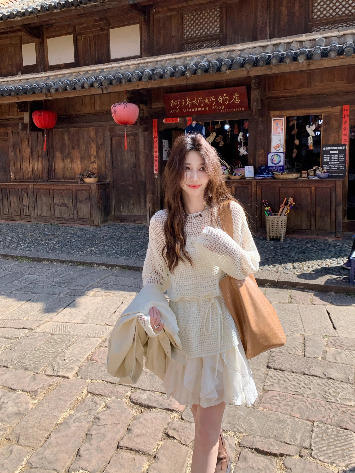 Berry likes you and is customized with dapeng beige lazy ice silk pullover loose and versatile round neck top