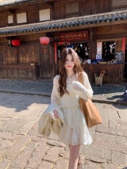 Berry likes you and is customized with dapeng beige lazy ice silk pullover loose and versatile round neck top