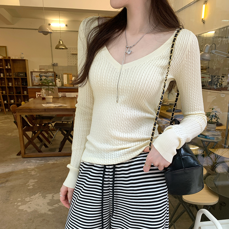 Real photo of early spring twisted texture orange dopamine V-neck gentle lazy style long-sleeved sweater women's top