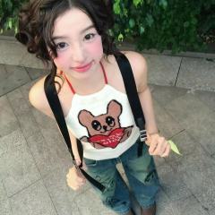 Sweet love bear halter neck knitted suspender for women in autumn and winter design Korean beautiful inner sleeveless backless top