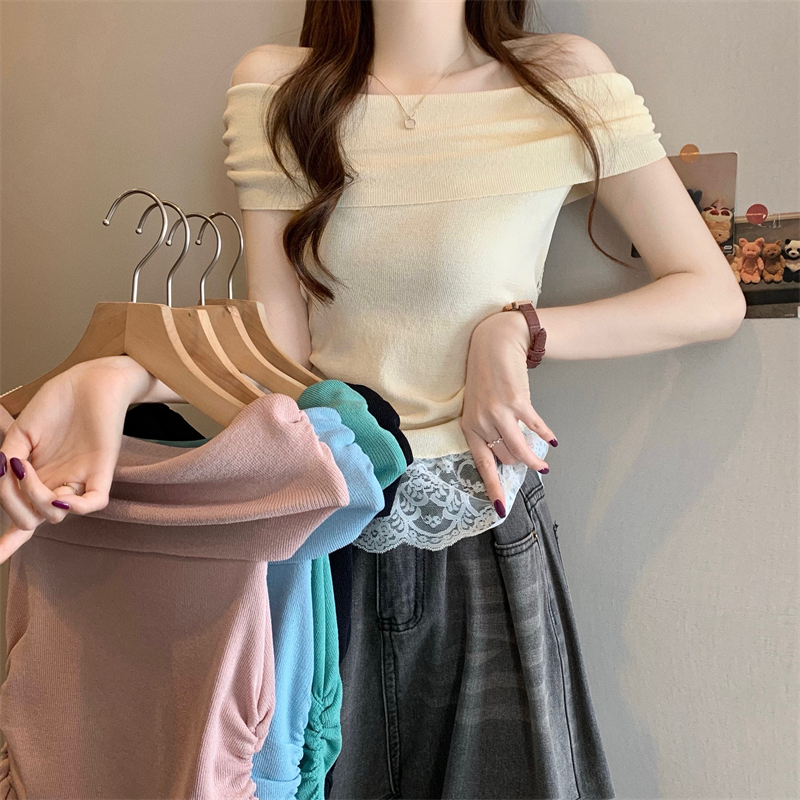 Real shot of the new Korean style design, one-shoulder lace spliced ​​short-sleeved knitted sweater