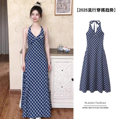 Korean design sense high-end new French V-neck halter neck plaid suspender dress temperament long skirt with chest pad
