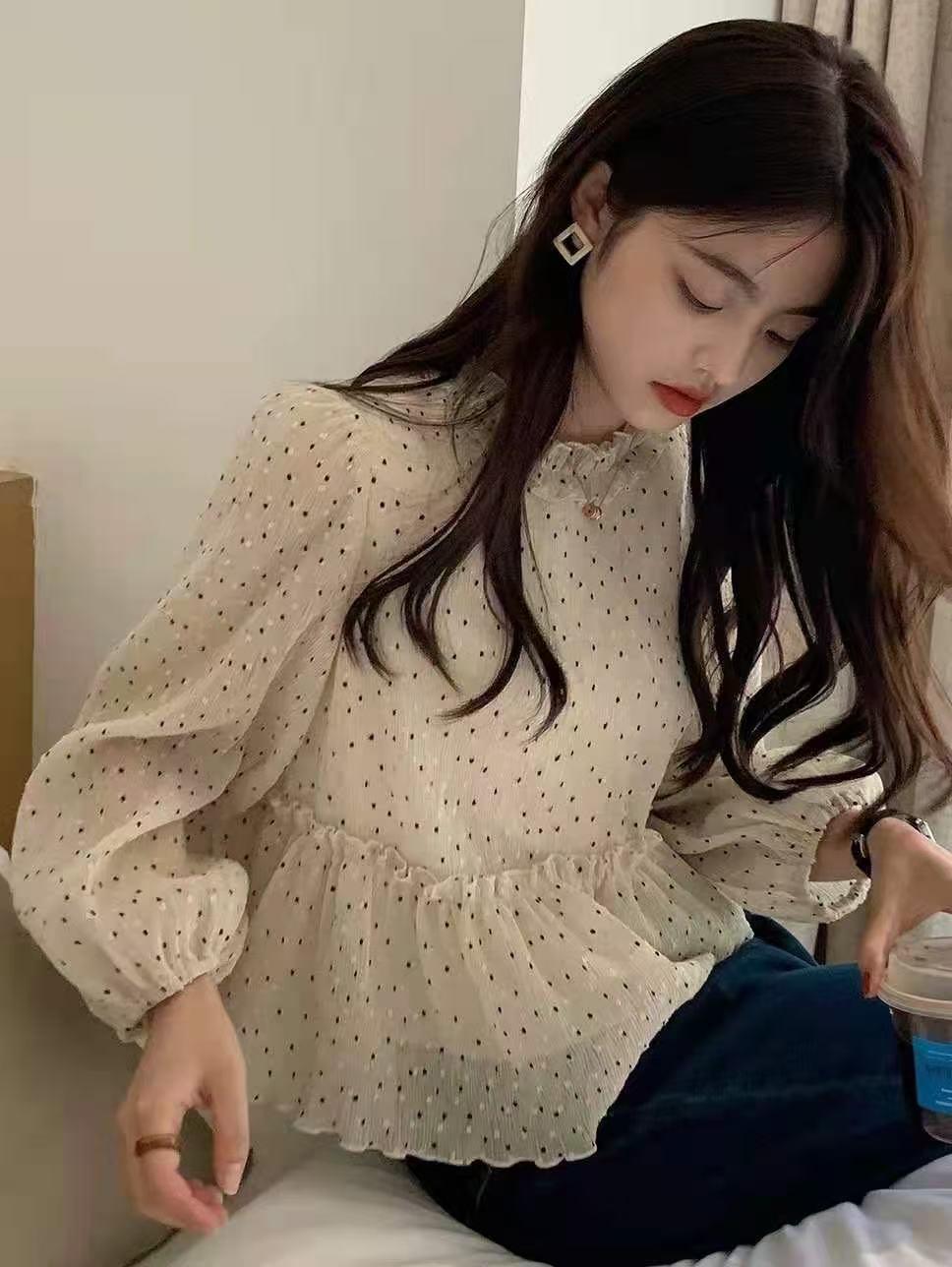 2025 spring and autumn new French small fresh long-sleeved shirt chiffon ruffled polka dot short doll top for women