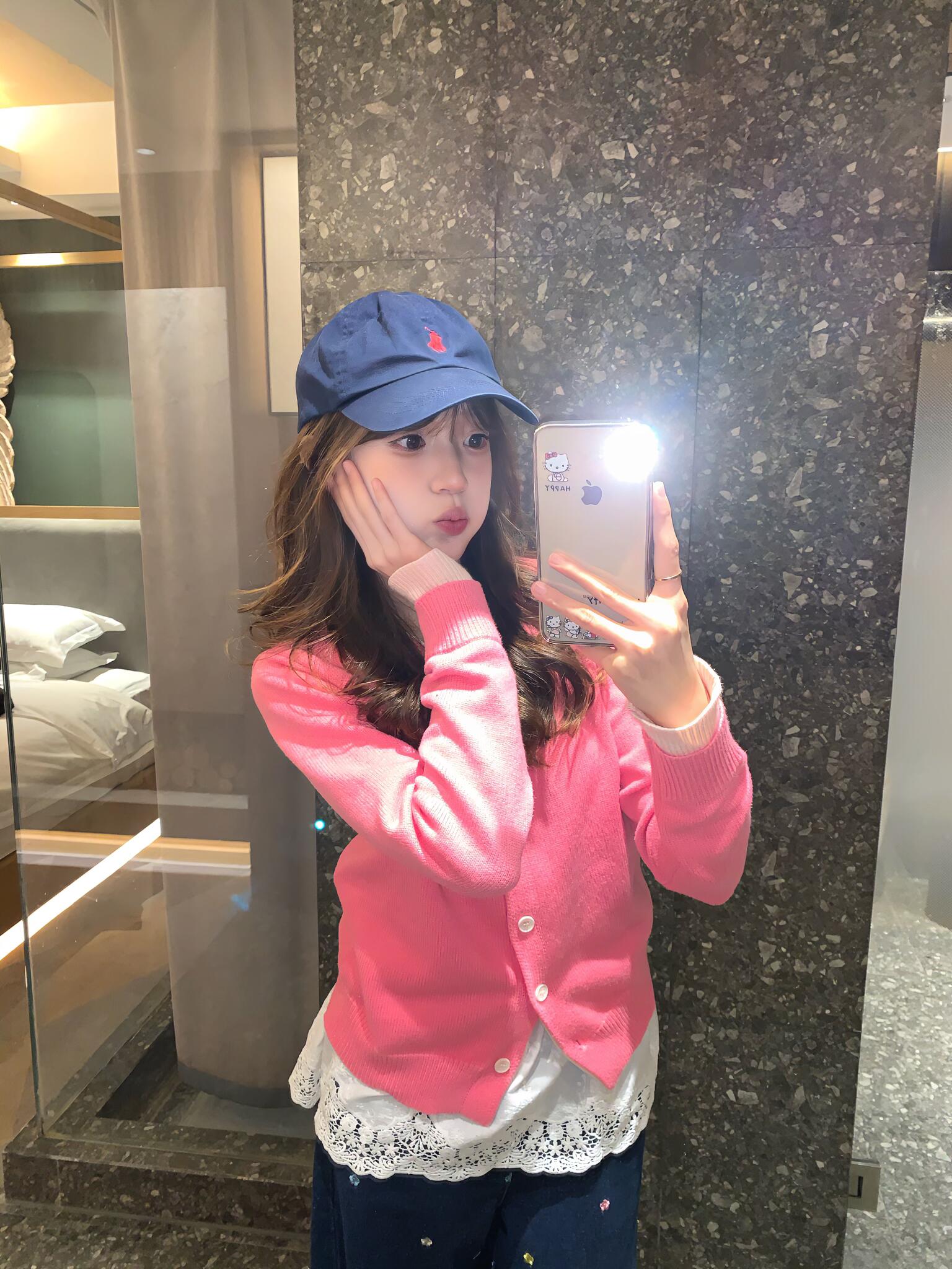 2025 new pink fake two-piece sweater knitted cardigan jacket for women in spring and autumn early spring wear chic Korean top