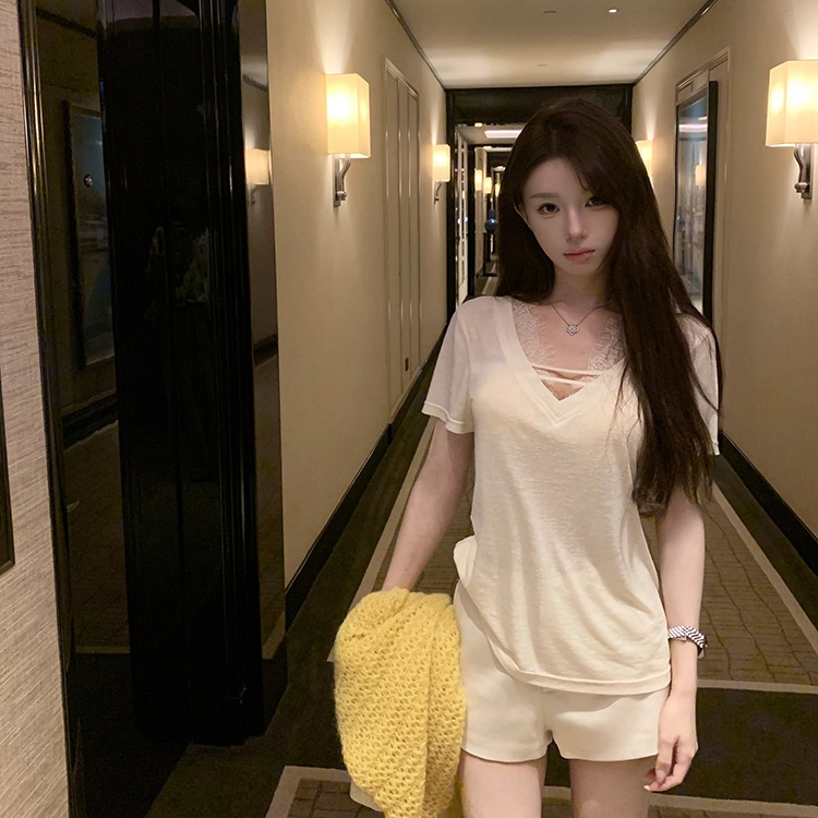Lace spliced ​​v-neck short-sleeved shoulder T-shirt for women for summer beige slim inner wear pure slim base top