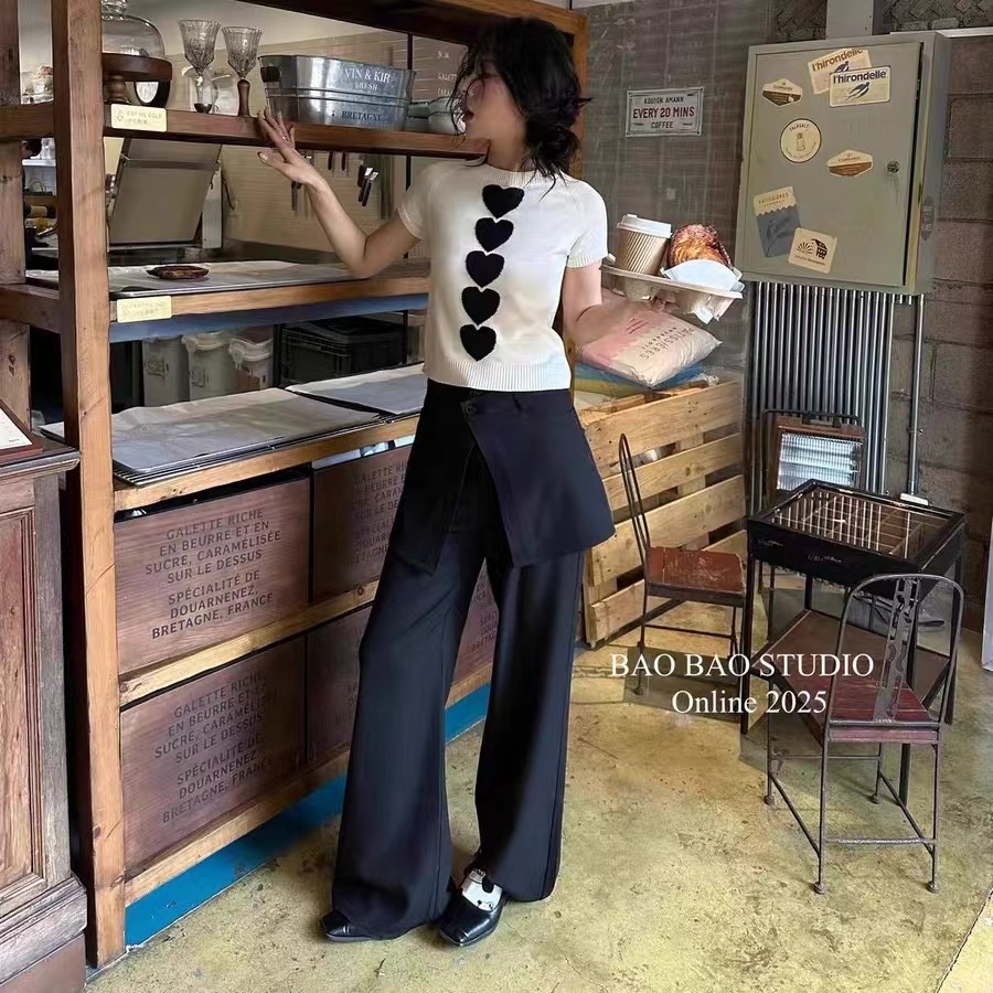 2025 Spring New Korean version of Ins Trendy Sweet Fashion Love Embroidery Round Neck Versatile Knit Short Sleeve