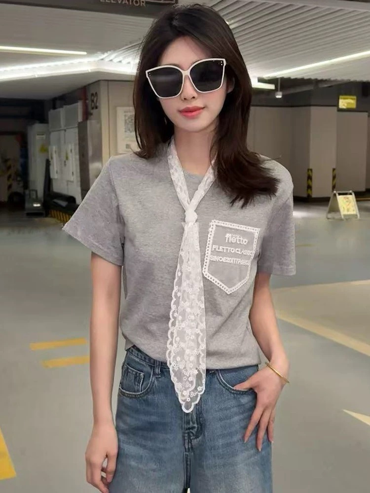 灰色蕾絲花邊口袋正肩短袖t恤女2025新款夏季獨特超好看單穿上衣