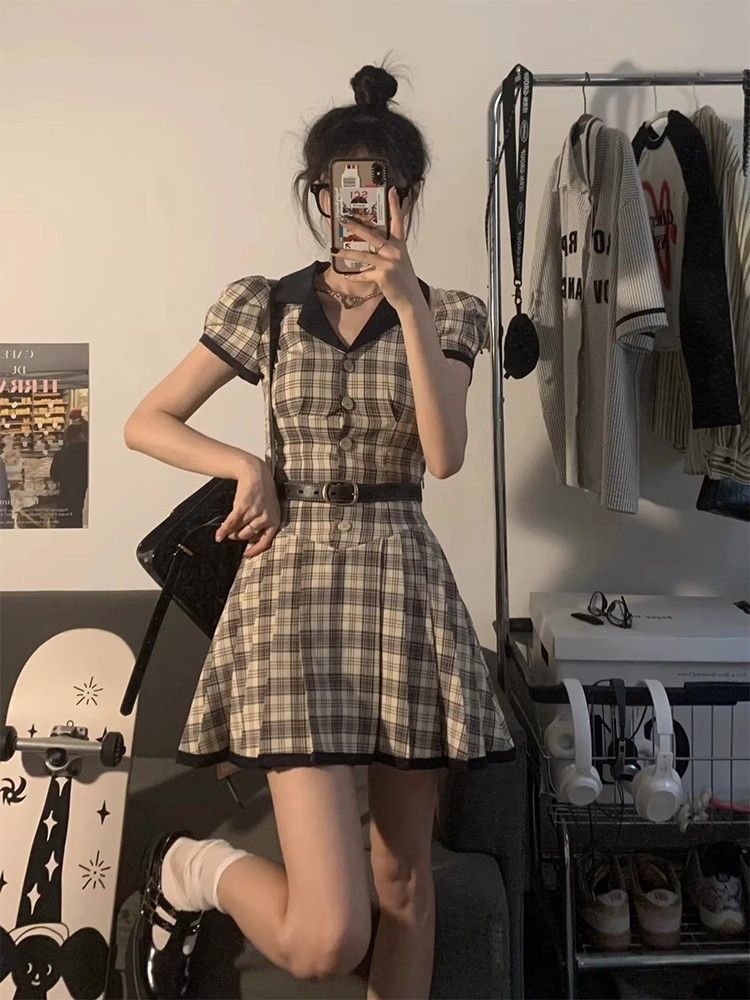 Coffee break escape princess short skirt 2025 summer college style pure sweet hot girl waist lapel off-shoulder plaid dress