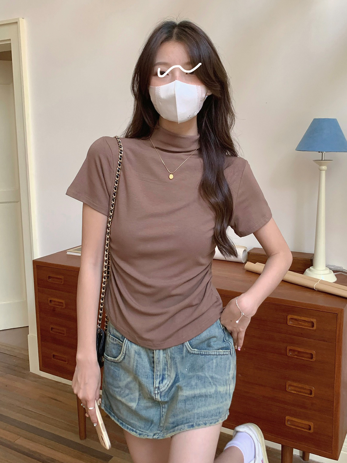 Model real shot of half turtle neck pleated short sleeves for women in summer new small short chic T-shirt top trendy
