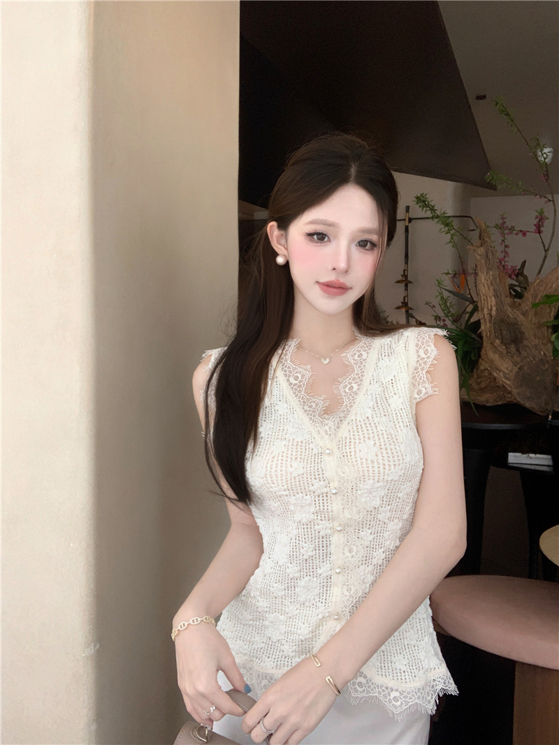 Real shot~2025 summer new fashion versatile sleeveless inner layer lace edge V-neck undershirt vest for women 