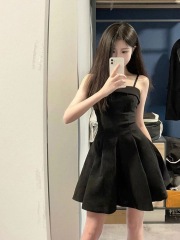 夏季新款法式黑色吊帶蓬蓬連衣裙赫本新款氣質顯瘦小黑裙短裙子