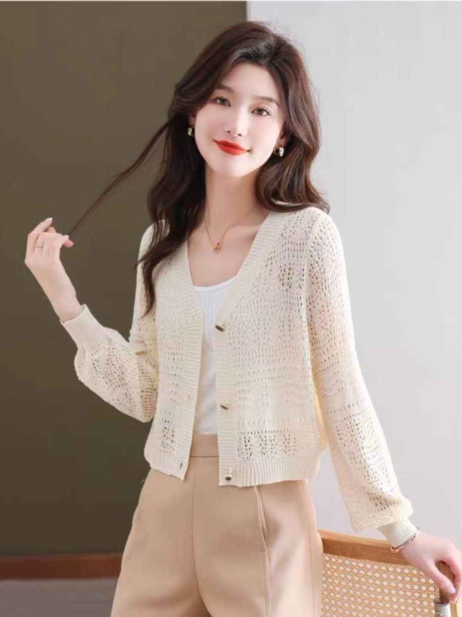 High-waisted summer silk knitted cardigan for women in autumn with suspender skirt with loose ice silk sunscreen short jacket